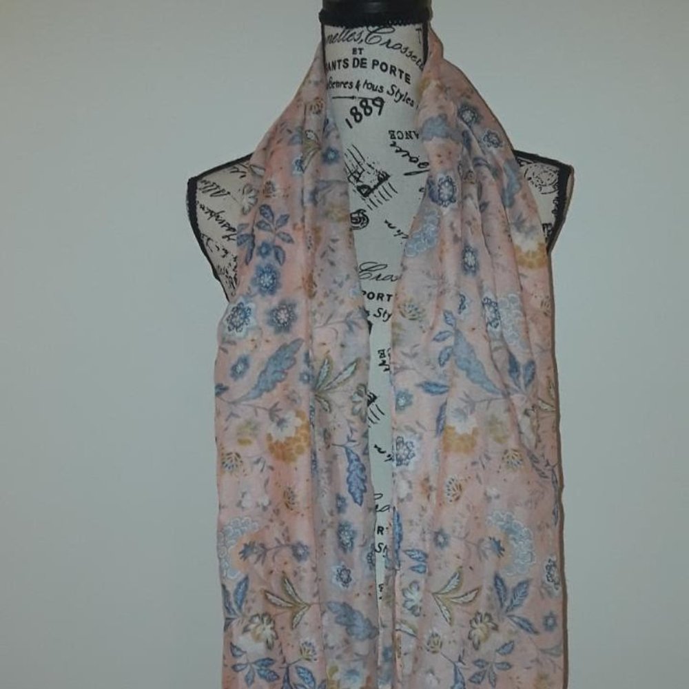 Lovely Mark & Hall Scarf/Wrap